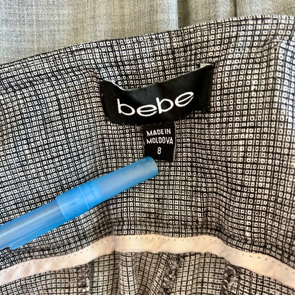 Bebe Grey Pants with White Piping Along the Pockets Size 8 with 33” Inseam - Picture 6 of 6